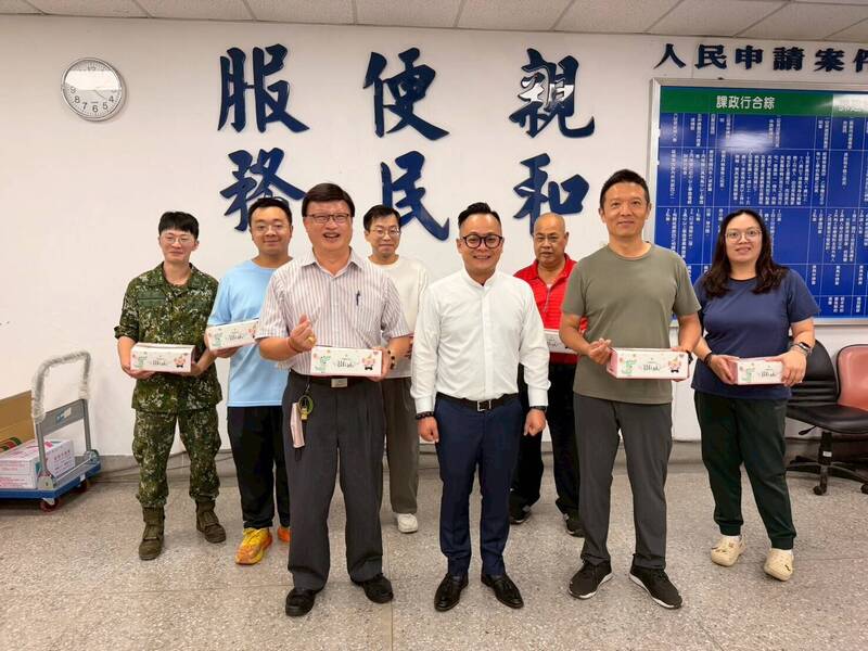 慰問基隆7區公所防颱留守人員 童子瑋:每個環節都不能鬆懈