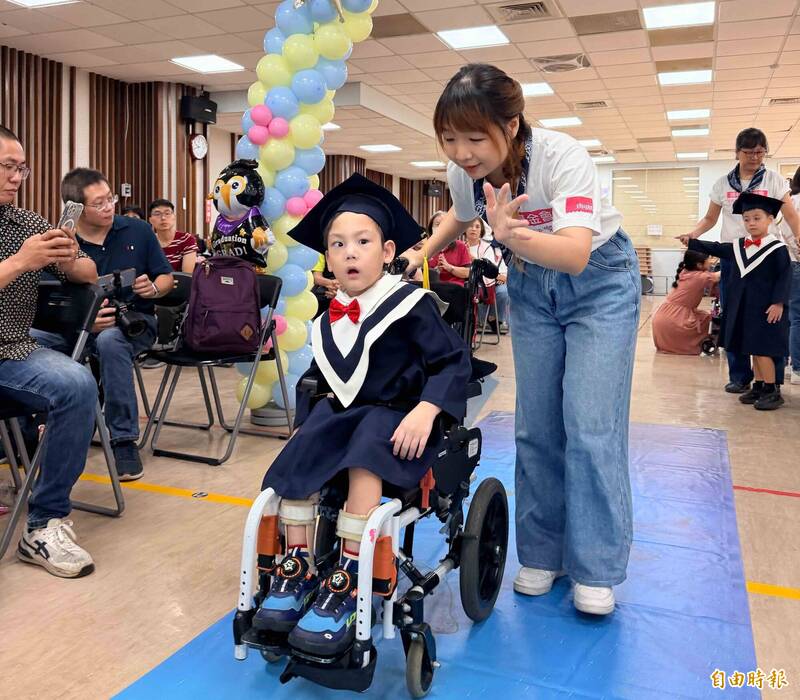 23週出生僅832公克! 6歲早產兒獲市長獎