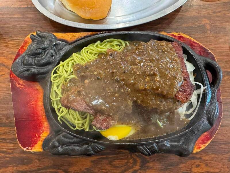 經典黑胡椒牛排回來了!彰化市排隊名店7/12復業