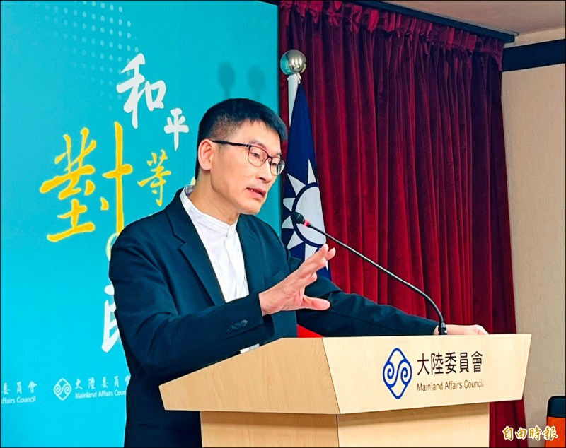 陸委會發言人梁文傑昨在例行記者會指出，一名地方法官日前去中國華北旅遊期間，被三名公安人員進入下榻的旅館盤查詢問。（記者陳鈺馥攝）