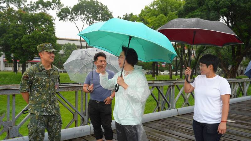 巴威過境 何欣純視察太平車籠埔光隆營區滯洪池