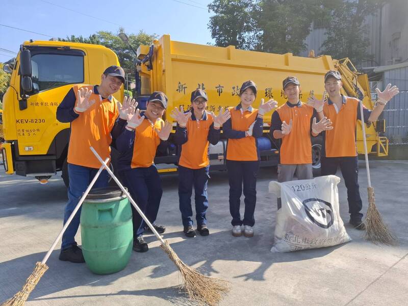 因應颱風假兩天未收垃圾 新北市12日加班清運垃圾