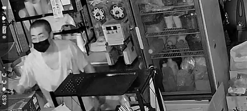 曾一把傘抵工人月薪!台南91年老傘店颱風夜遭竊