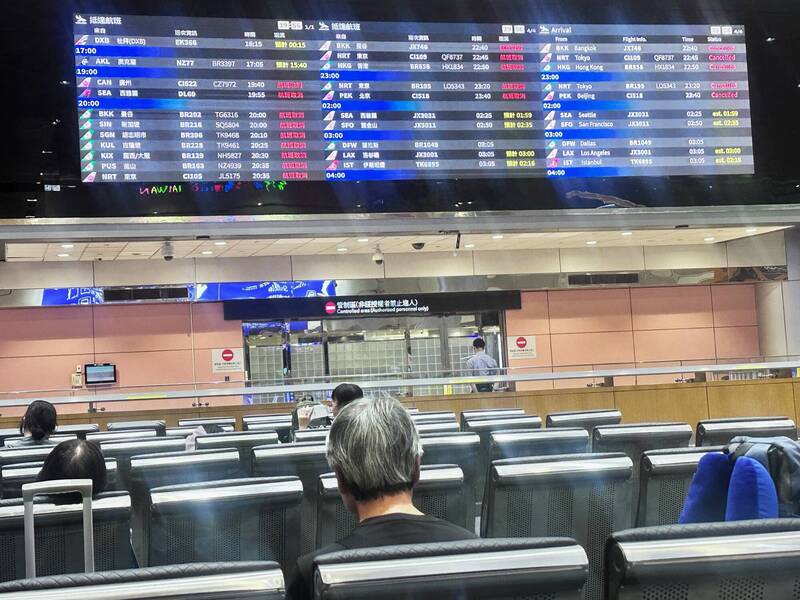 巴威颱風讓桃機整天航班取消 週日估客貨航班756架次、旅客15.5萬人次
