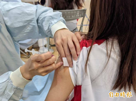 擦藥先朗讀成分?女童家長控保健室護理師霸凌判敗訴