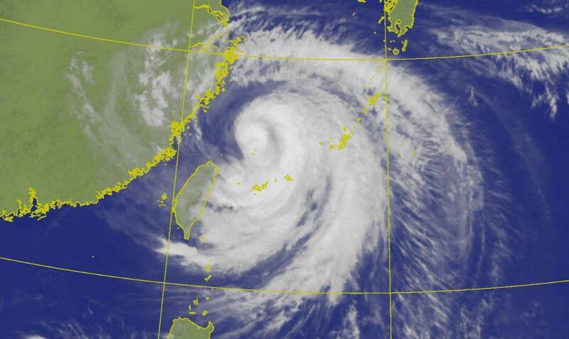 颱風巴威重創沖繩 目前造成12人受傷、逾2萬7千戶停電