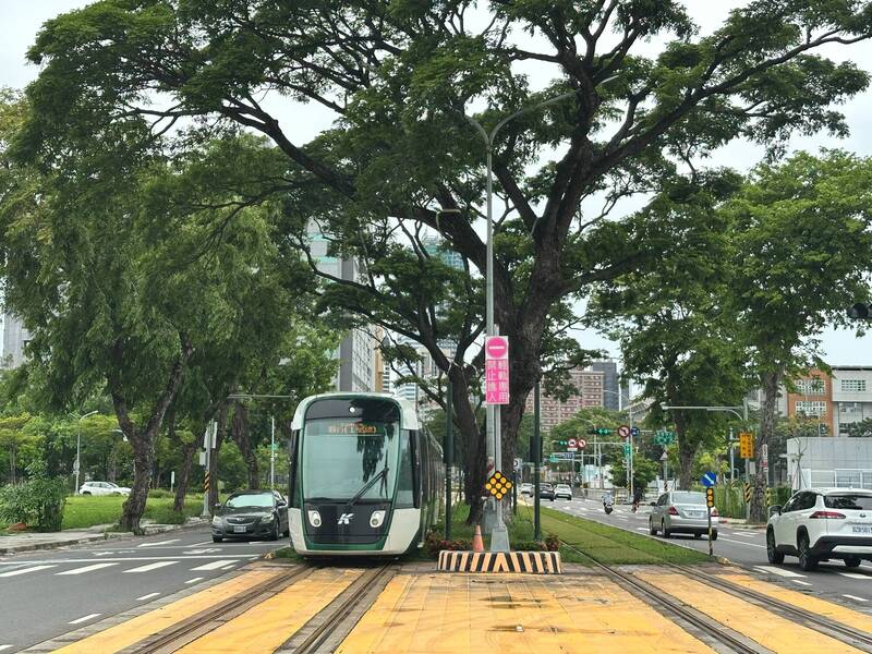「巴威」遠離 高雄遮陽傘提前收合毫髮未損