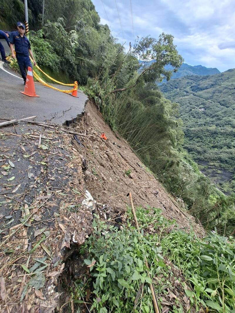 巴威颱風過境!桃園復興區北橫多處崩塌道路中斷 880戶停電