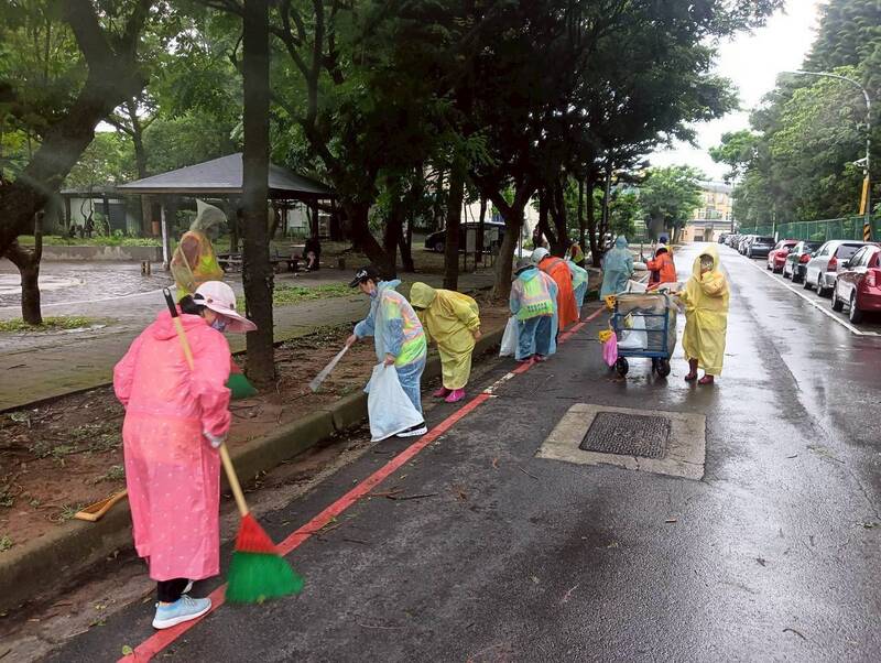 巴威颱風過境桃市動員恢復市容 一個上午清理76噸垃圾量