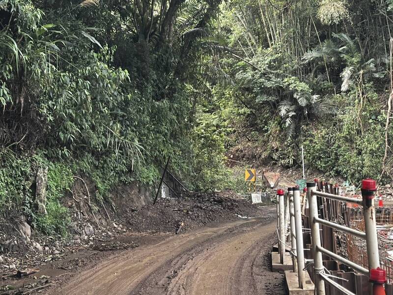 因應明天上班課 新竹五峰南清公路今拚全線搶通