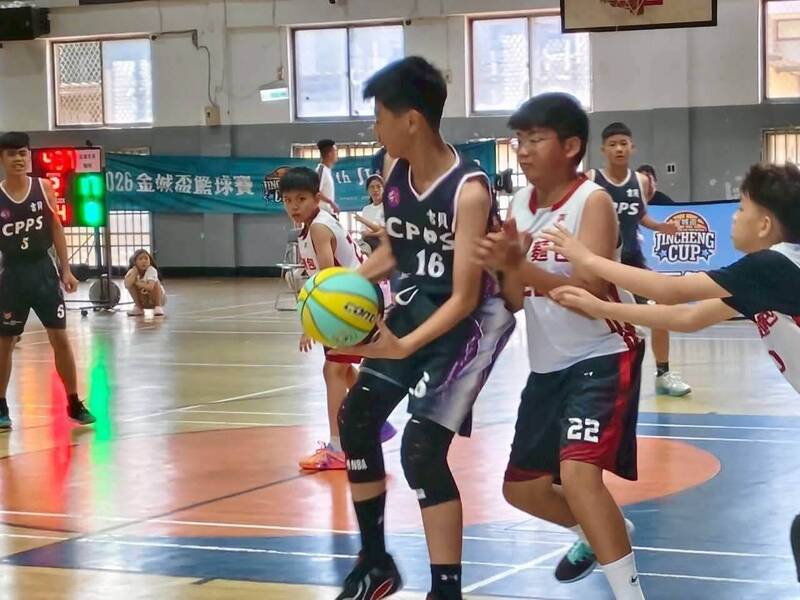 澎湖5校小將金門圓夢 跨海勇奪金城盃籃球賽冠軍