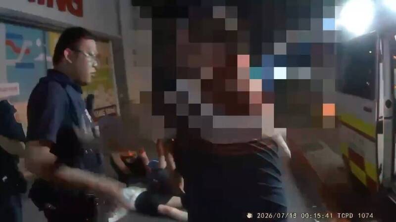 婦人KTV喝酒斷片手臂離奇骨折 警方調閱監視器才發現「烏龍真相」