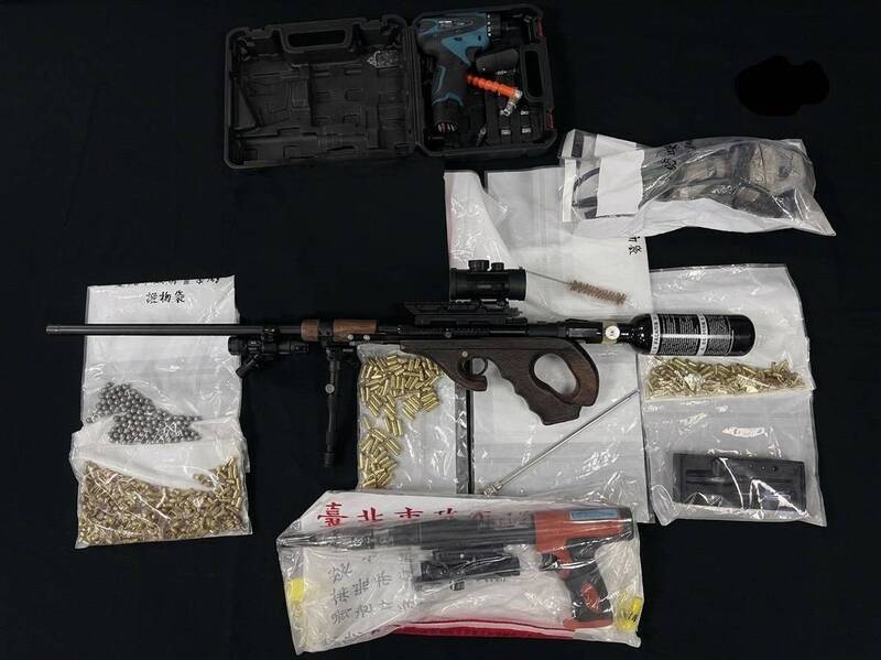 電機維修工無師自通改槍 北市警搜索抄出長短槍送辦