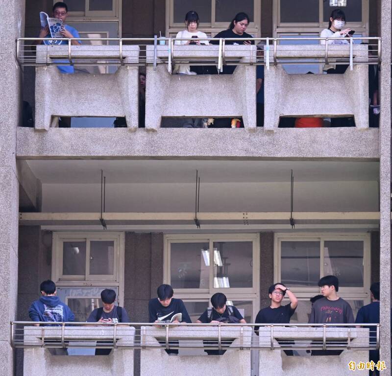 大學分科測驗化學科融入諾貝爾獎考題 北部考生︰題目貼近生活