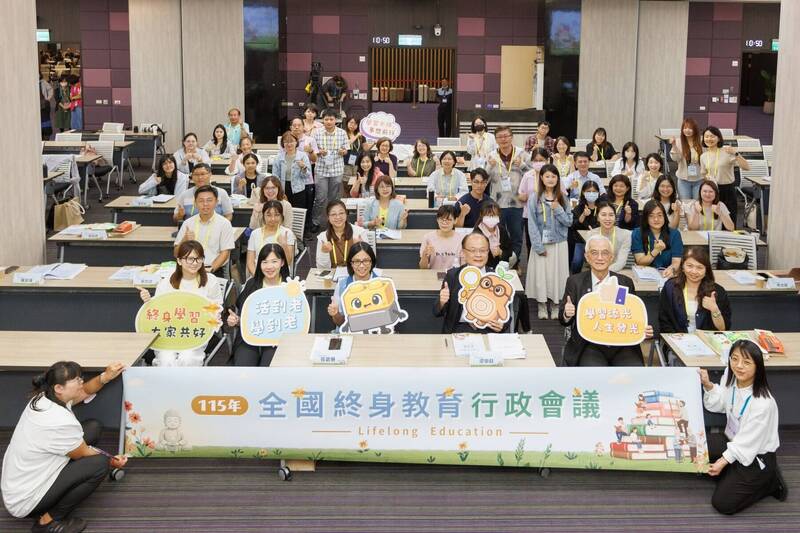 終身學習票券吸引217萬人登記 教育部推動全齡學習