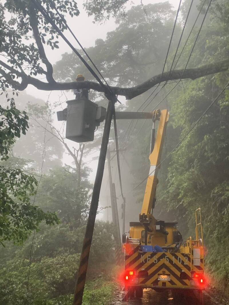 巴威過後全國僅剩竹縣104戶尚未復電 台電全力搶修
