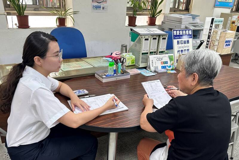 重病孫女逾期停留恐遭強制出境 南投阿嬤淚求移民署幫忙
