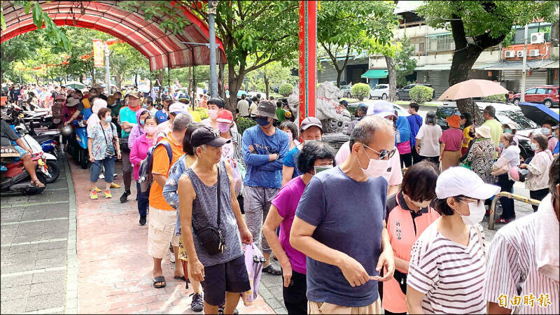 多位議員質疑中市府自稱經濟活絡 但去年整體經濟明顯落居六都末段班