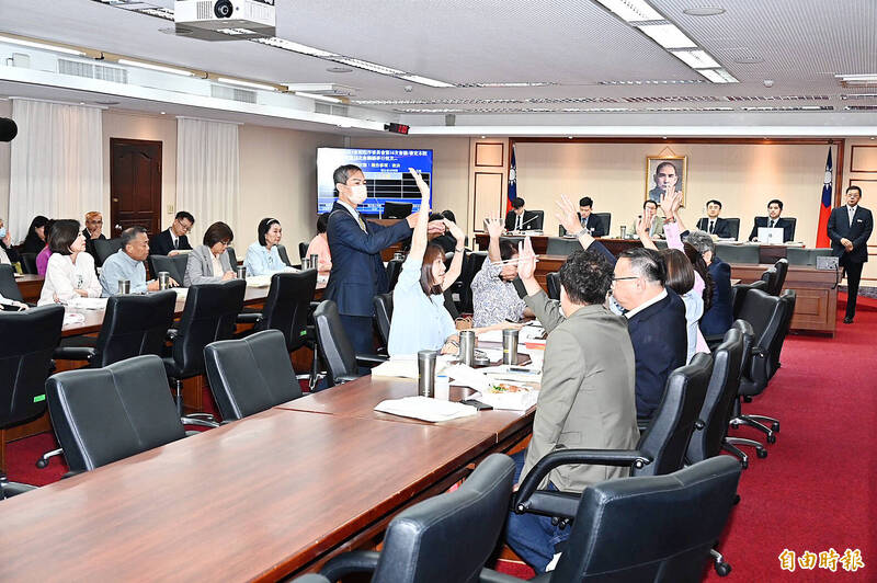 《TAIPEI TIMES》 Euthanasia, nuclear vote bills advance
