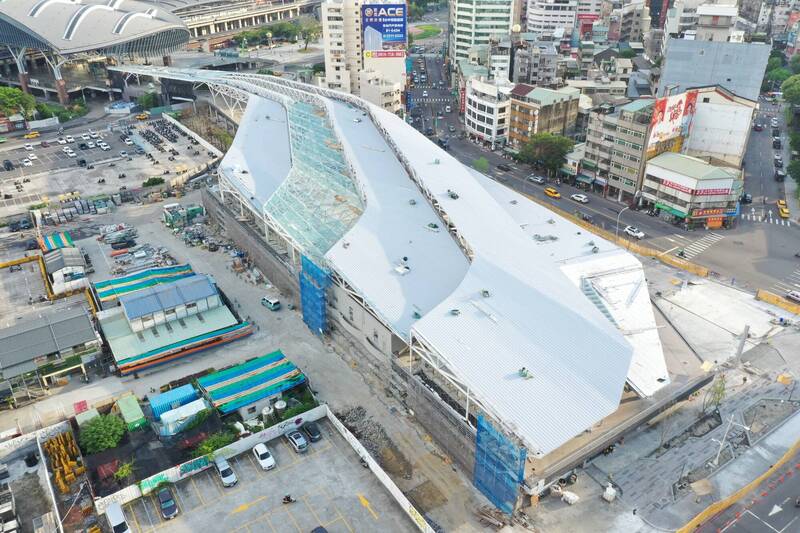 台中轉運中心拚10月啟用 盼台中火車站無縫接軌轉乘
