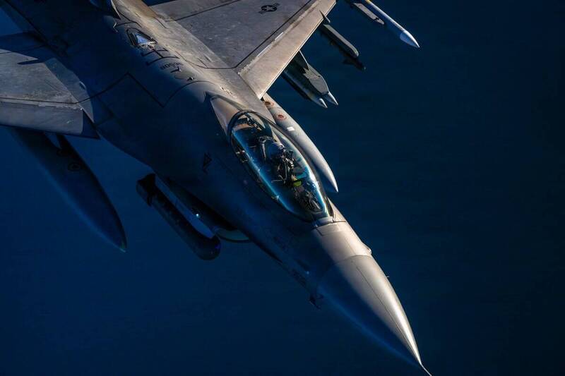 美軍戰機、無人機與艦艇齊發 7小時猛轟伊朗數十目標
