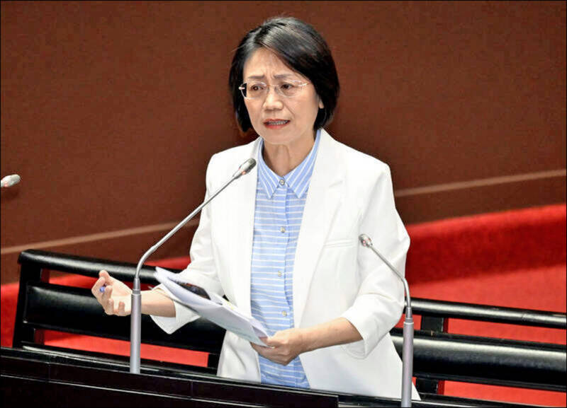 翁曉玲大砍預算 張育萌批惡搞行政、司法:三權分立像笑話