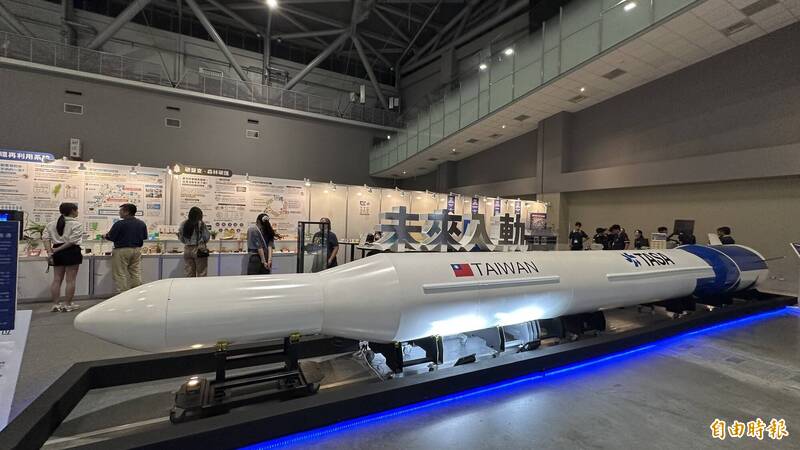 「均衡台灣週」台南登場 13公尺巨型火箭吸睛