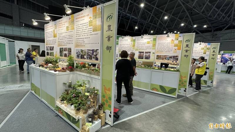 農業部也設立農業資源循環主題館展示成果。(記者劉婉君攝)