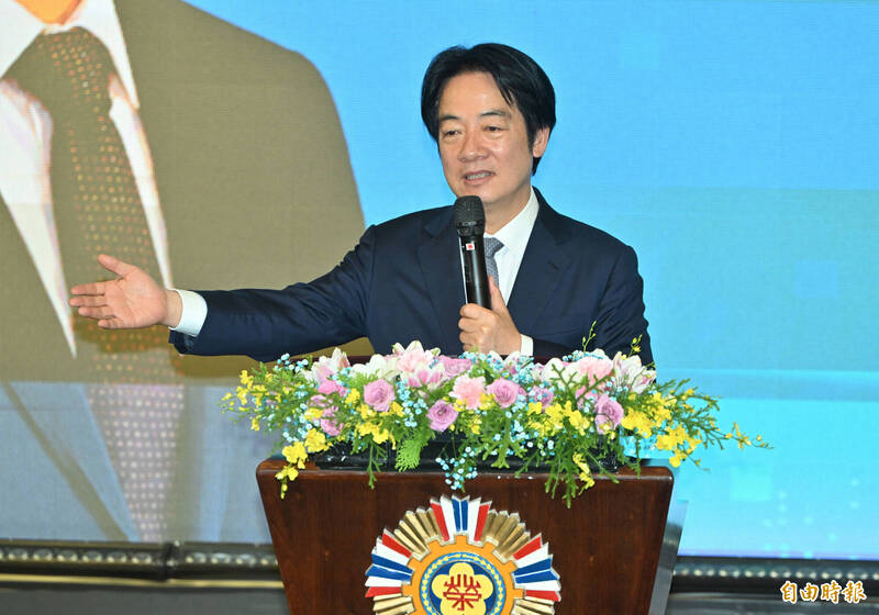 總統賴清德致詞表示,「安心御老平台」未來會在全國各個榮家實施,提供榮民最即時、最全面、最符合需要的服務。(記者田裕華攝)