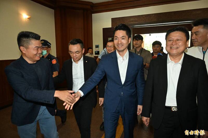 台北市長蔣萬安就毒油事件前來立法院拜會立法院國民黨團。(記者田裕華攝)