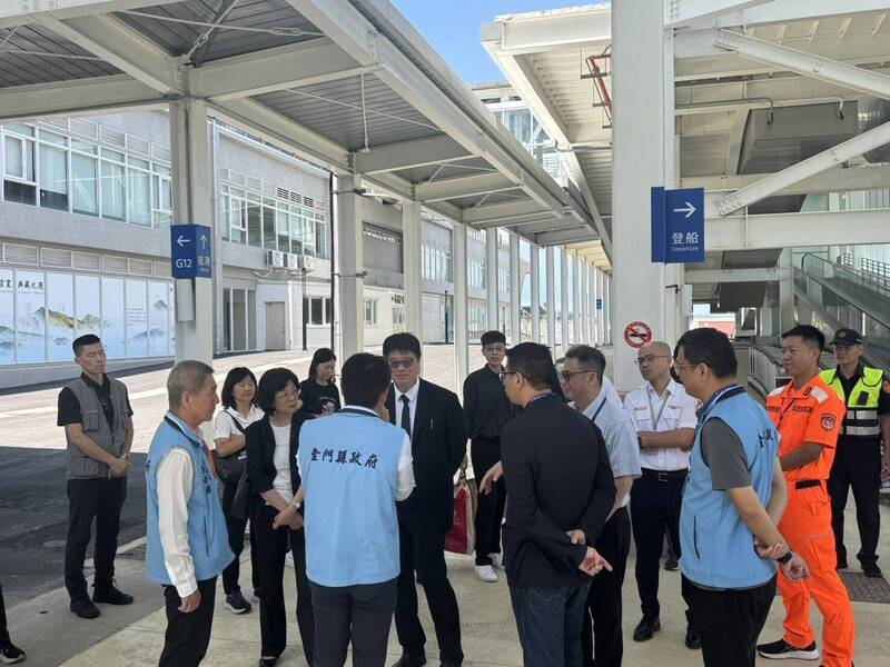 訪查金門小三通 邱垂正、葉協隆籲：勿配合協助水客帶水貨通關