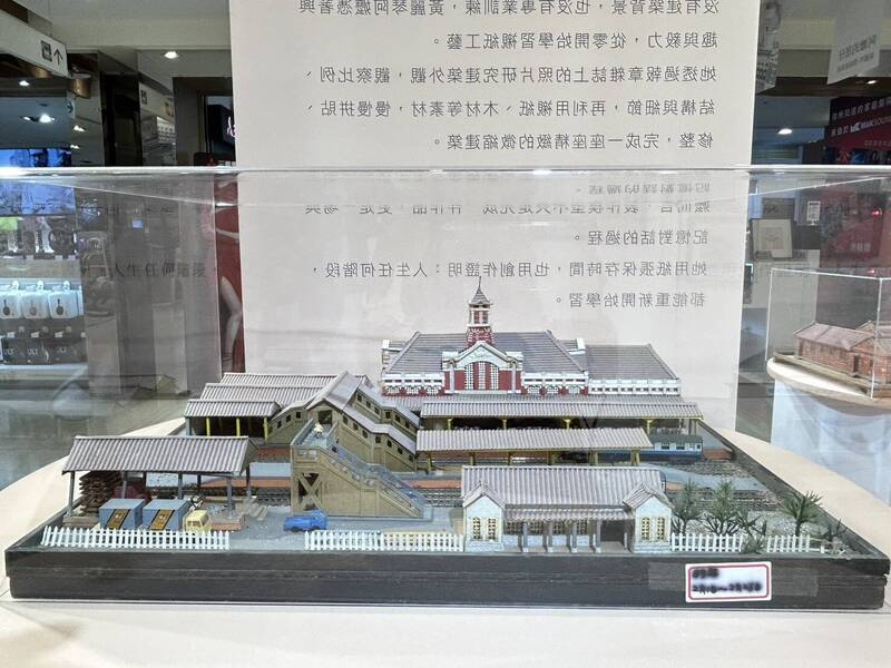 台中火車站、市役所微縮建築...... 90歲阿嬤用雙手重現台中記憶