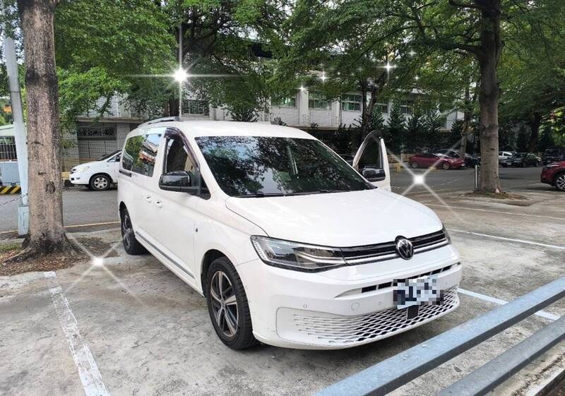 女哭窮喊養2孩辦分期卻不繳 名下突冒出新車……遭查封秒改口