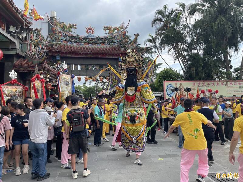 大溪大禧開幕大匯演!北管拚場、大仙尪踩街、藝陣霸氣出陣