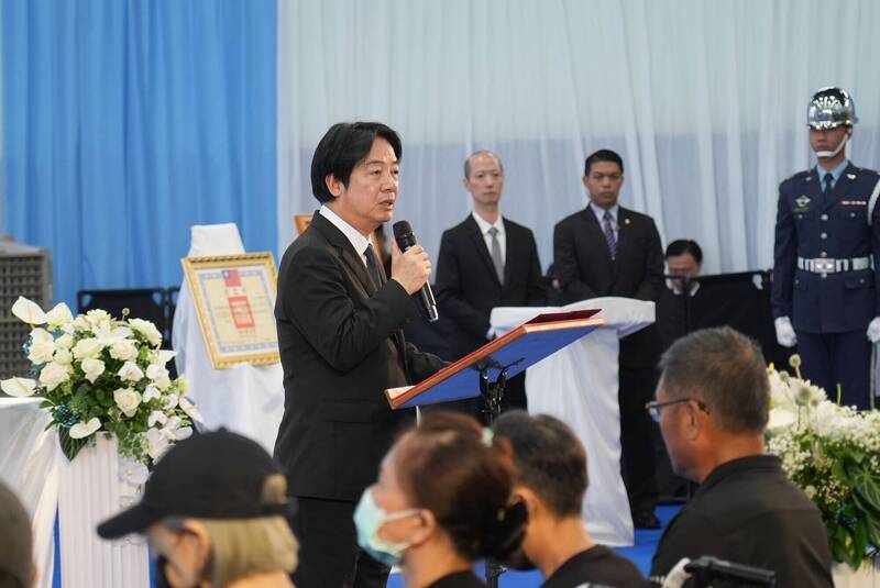 F-16飛官辛柏毅追晉少校 賴清德親頒褒揚令:謝謝你,任務解除!