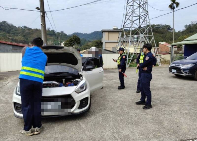 大溪警掃蕩噪音車! BMW排氣106分貝超標挨罰