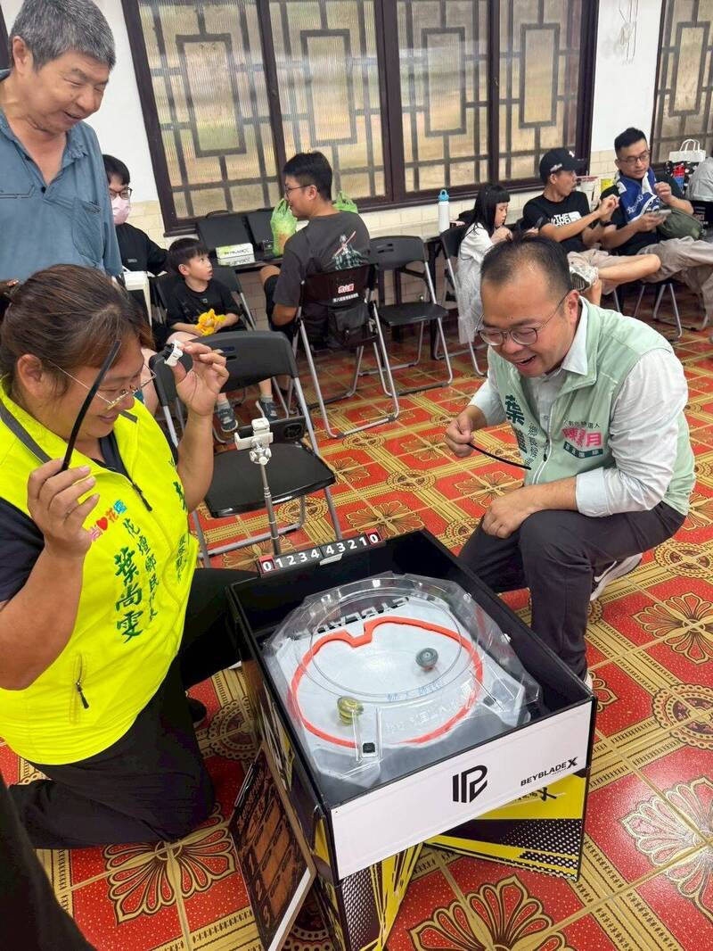 選戰炒熱人氣 參選人愛上「戰鬥陀螺」的原因曝光