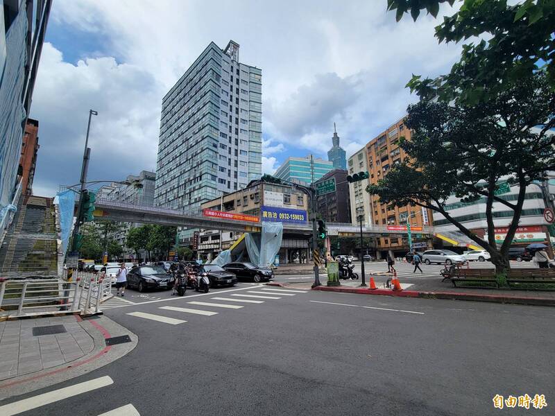 跨基隆路、光復南路三興天橋 27日深夜開拆