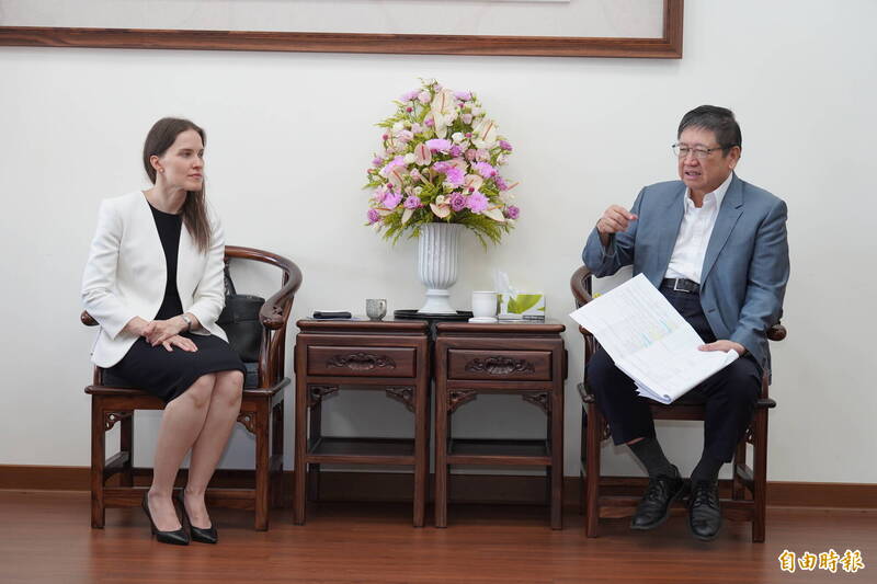 德國蔡司與休斯微技術拜會竹縣府 爭取人才、交通與用地支援