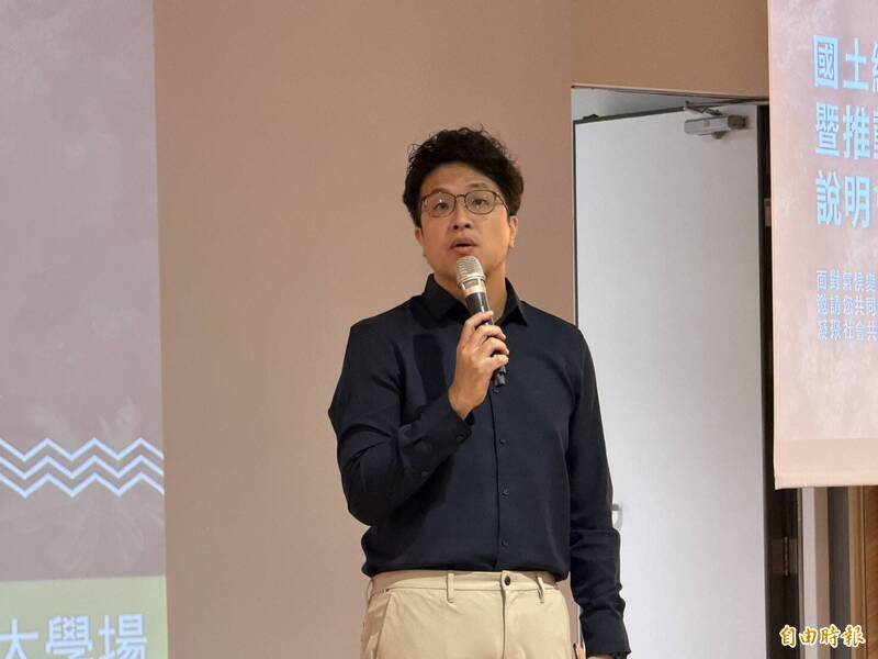 台北市長參選人、立委沈伯洋。(記者楊媛婷攝)