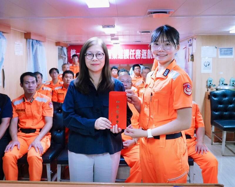 巡護七號完成近萬浬任務 海巡署:登檢11艘漁船