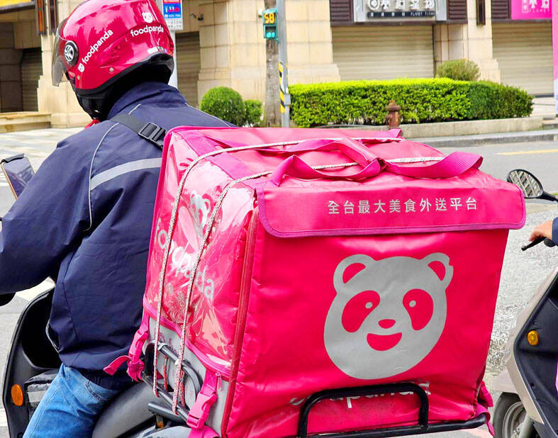 《TAIPEI TIMES》New delivery driver rules to start today