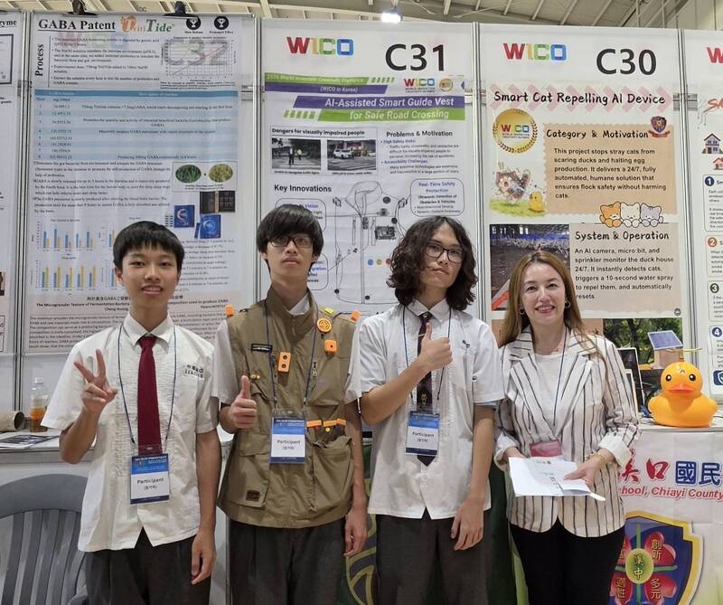 永慶高中AI科技特色班勇奪韓國WICO世界創新競賽銀牌。(永慶高中提供)