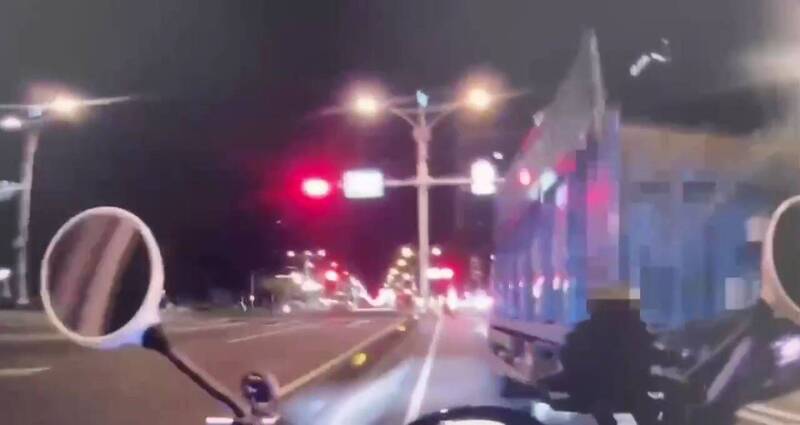 又是毒駕!北市資源回收車拒檢逃逸 暗夜狂飆警拔槍制伏
