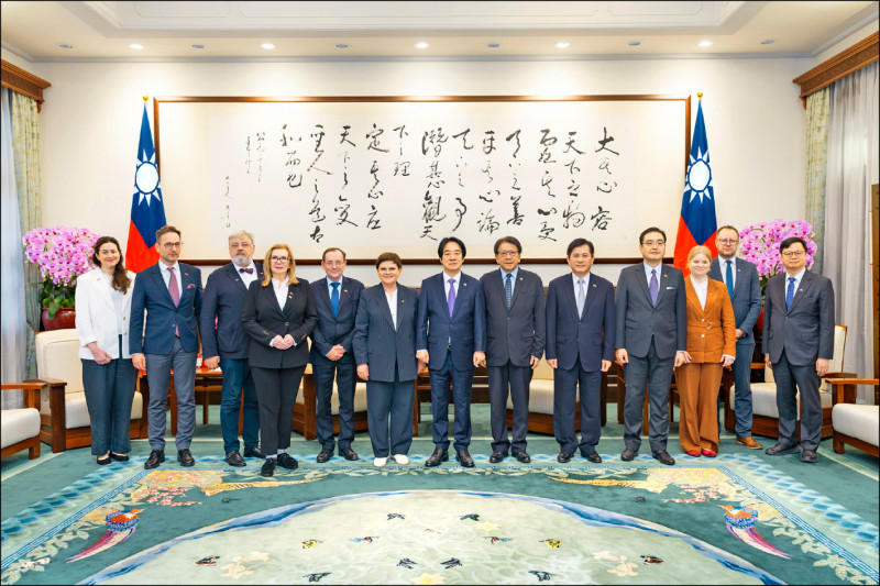 波蘭前總理：台灣是歐盟至關重要民主夥伴