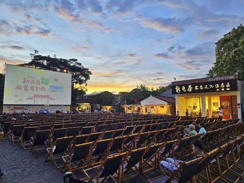 竹北新瓦屋板凳電影院7/25登場 500吋大螢幕露天放映