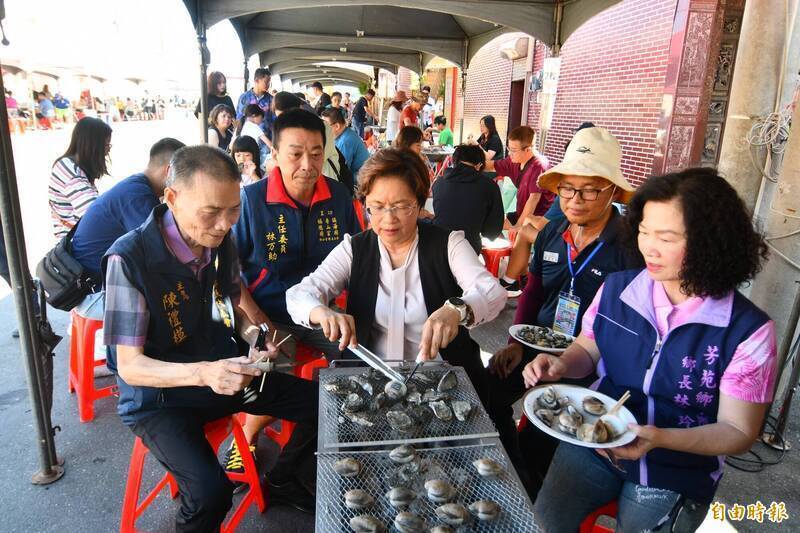 父親節何處去?彰化千人烤蚵 首次開放破盤價加購白燒鰻