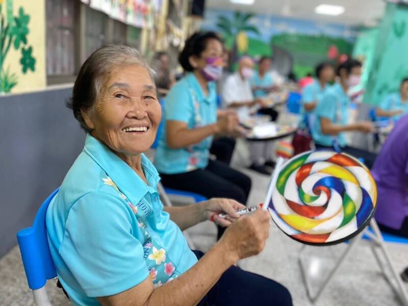 屏東縣老人健保補助採自動比對 鎖卡者自動解除