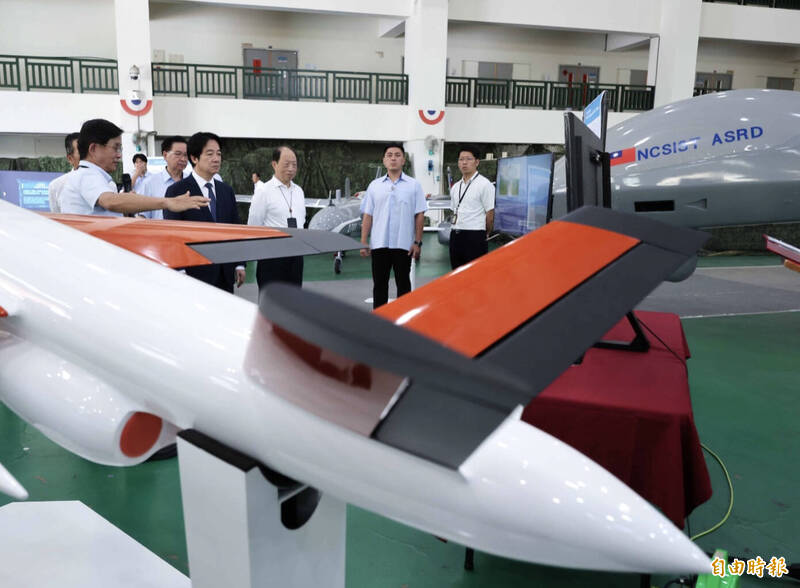 賴清德總統近日到台中視導國家中山科學研究院航空研究所無人機發展現況。（記者蔡淑媛攝）