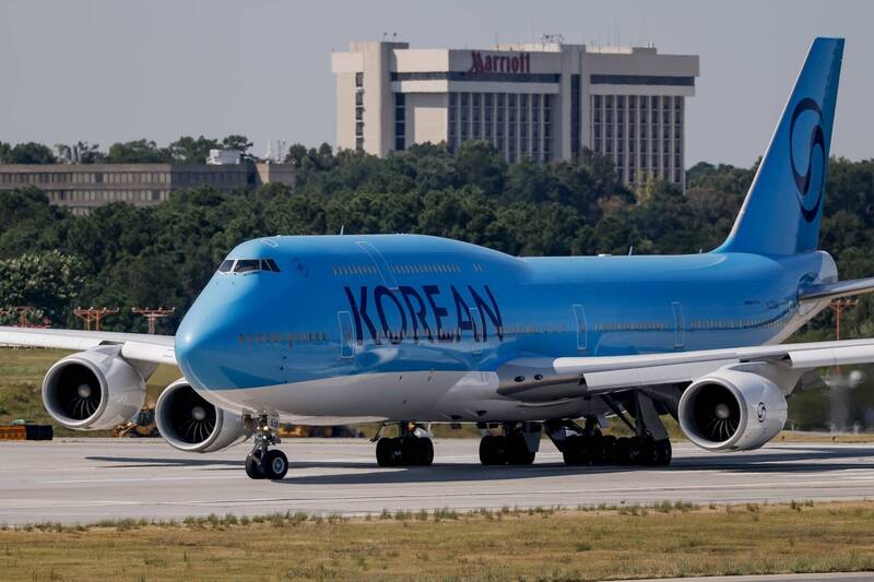 大韓航空乘客拆掉逃生門擋板 法官認誤會判無罪